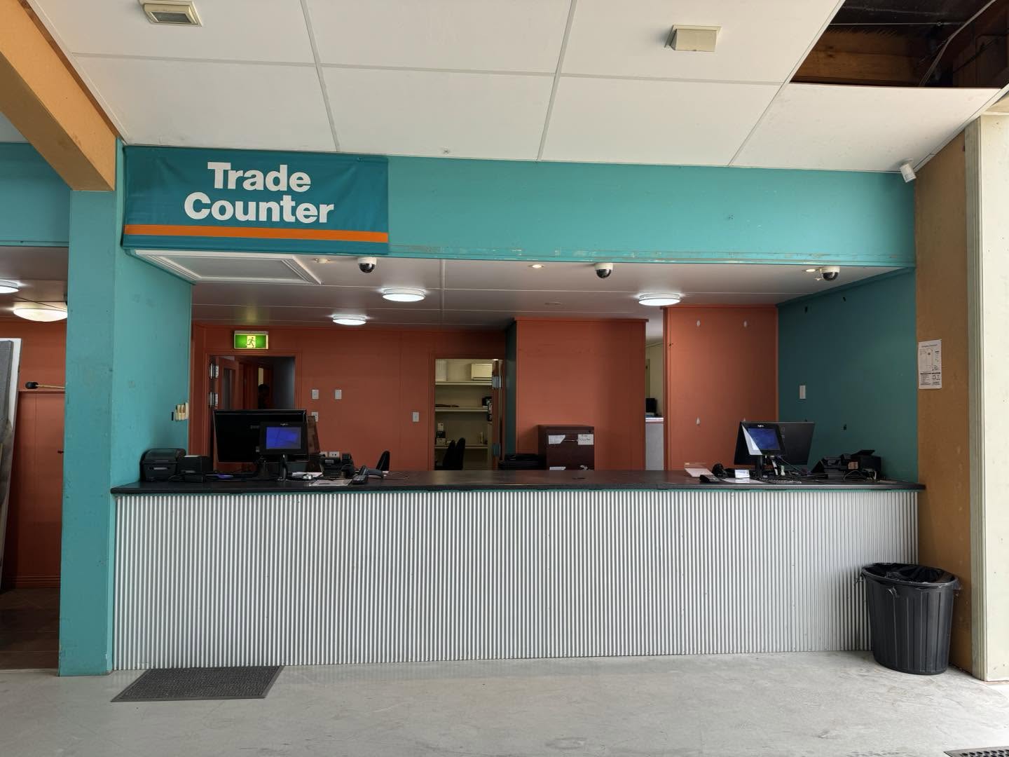 Talk to the Elliott Timber Sales trade counter team in Mount Isa